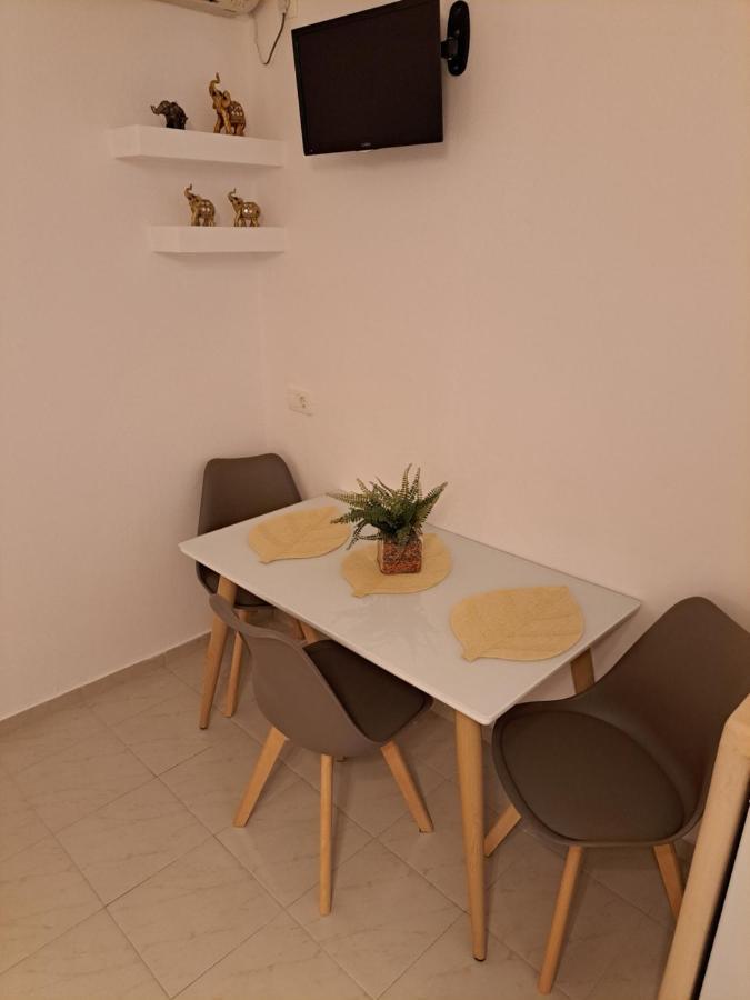 Studios Irineos Περίσσα Εξωτερικό φωτογραφία