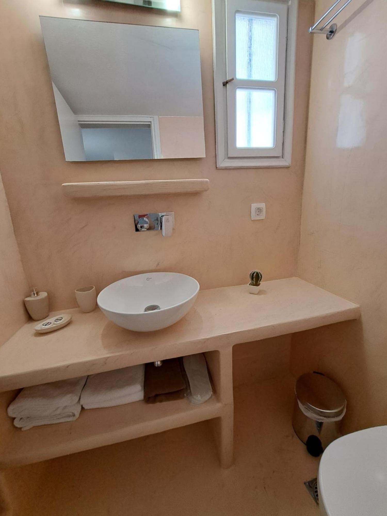 Studios Irineos Περίσσα Εξωτερικό φωτογραφία